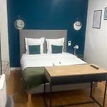 Modern Studio -Trocadero
